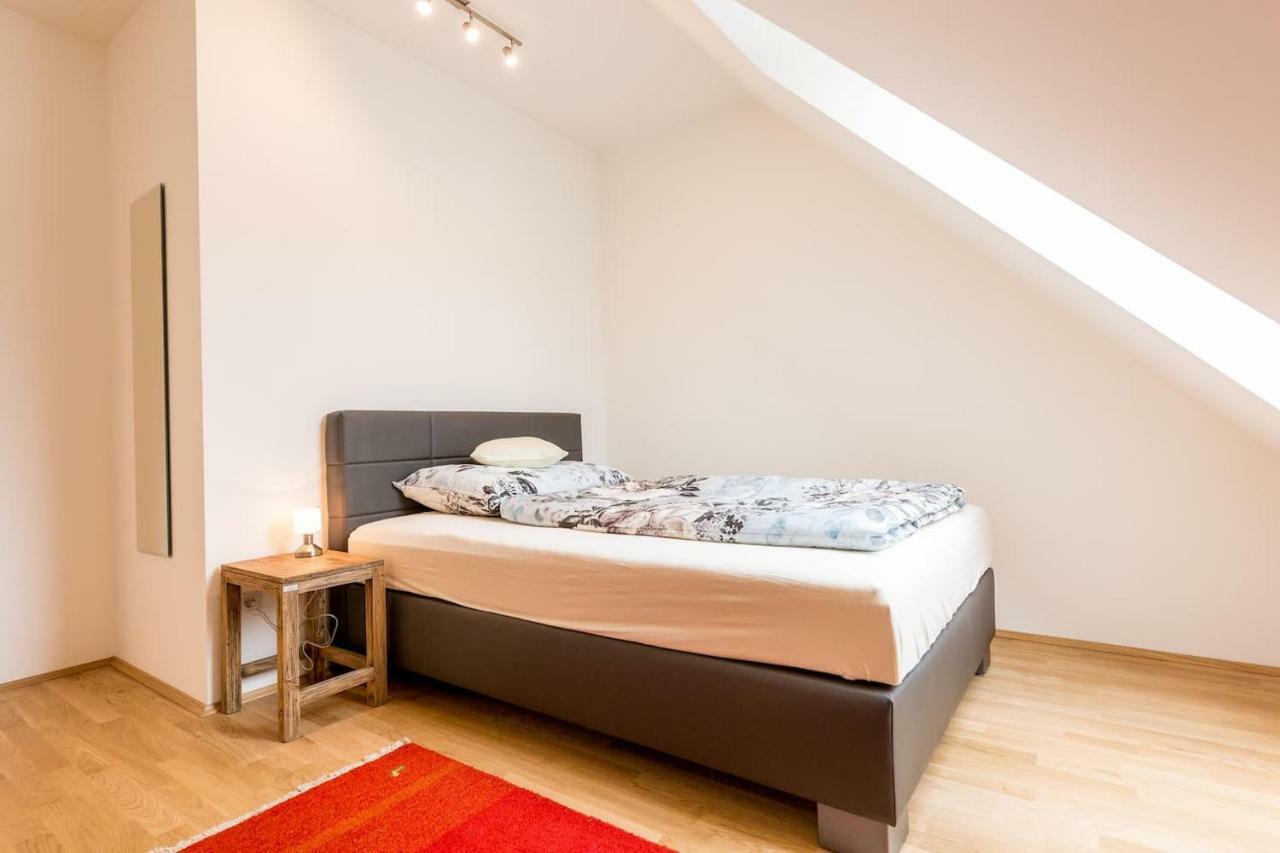 Grosse Dachgeschosswohnung Im Herzen Von Graz Exterior photo